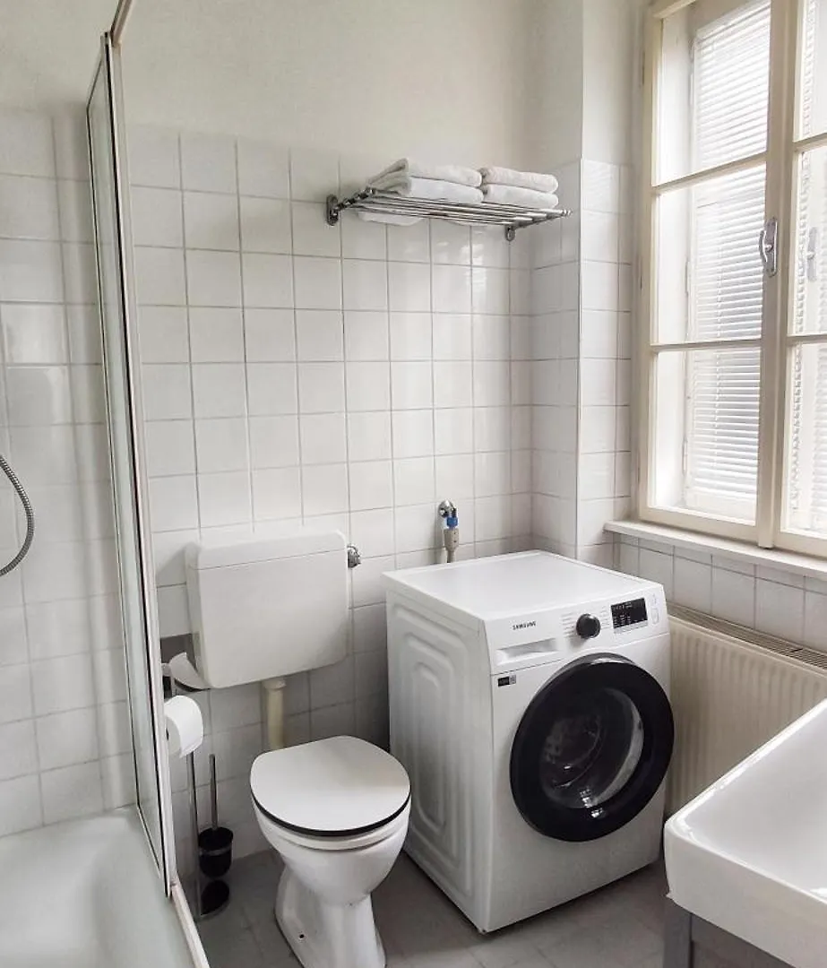 Helle Zweiraumwohnung In Wohngebiet Wenen 0*,